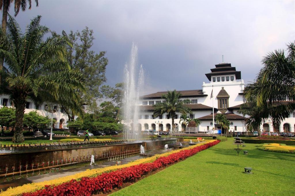 Hotel Pondokan Tjiburial Cimenyan Ngoại thất bức ảnh